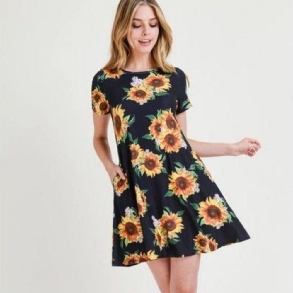 Sunflower Print Dress Medium NWT